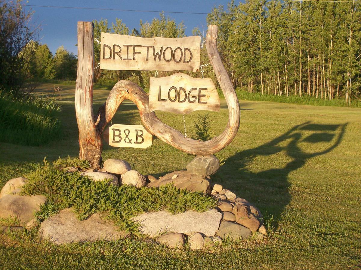 Smithers Driftwood Lodge المظهر الخارجي الصورة